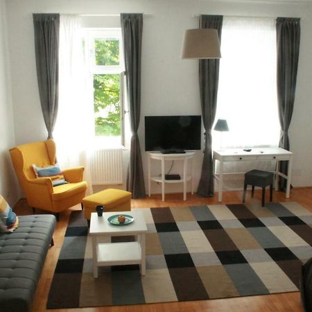 Enjoy Apartman Sopron Exterior foto